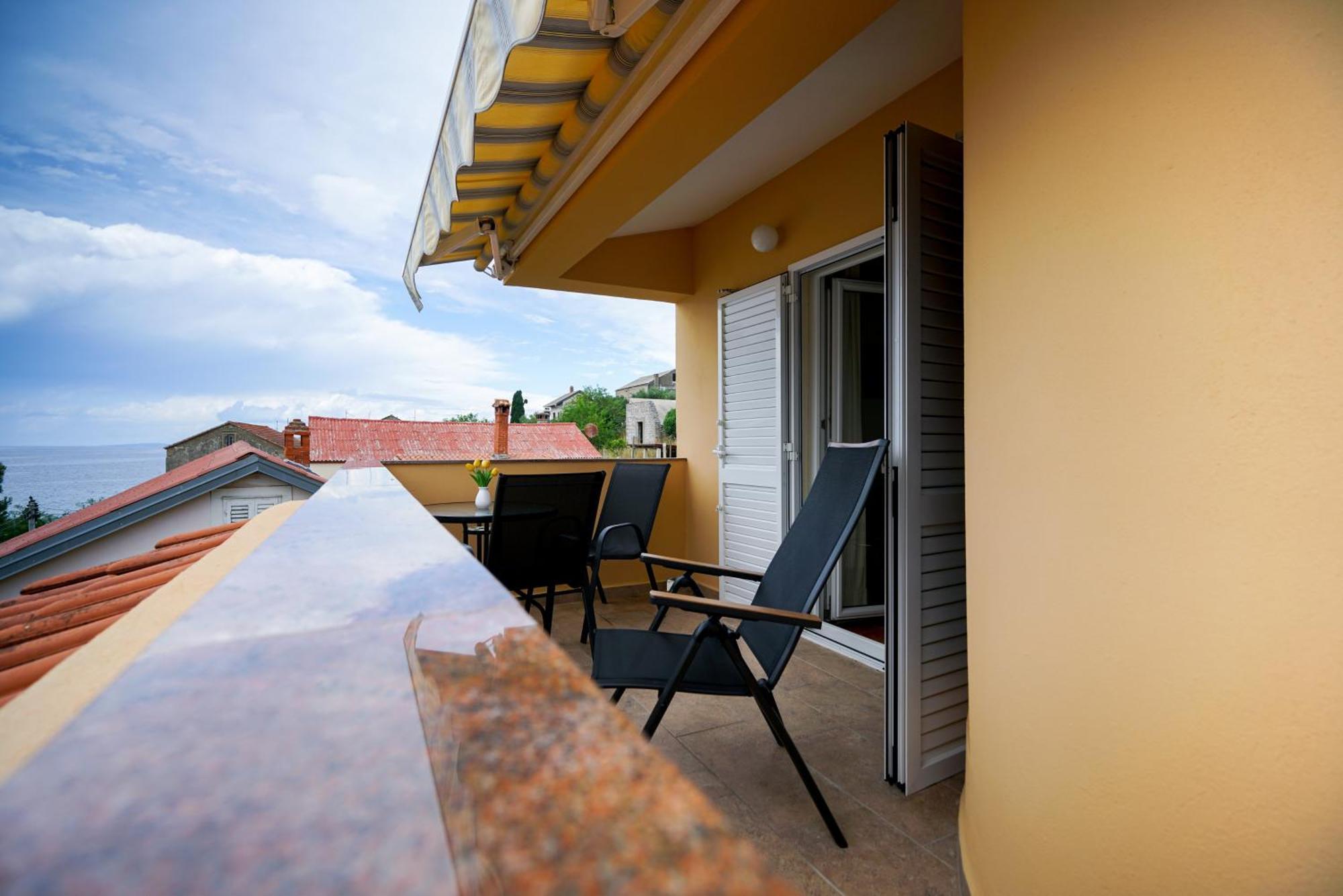 Apartments Osljak Преко Экстерьер фото