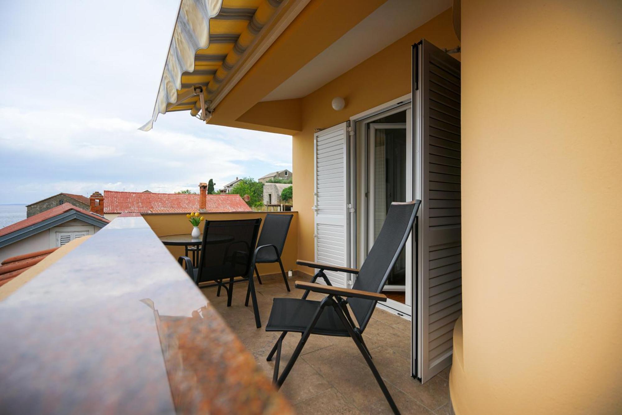 Apartments Osljak Преко Экстерьер фото